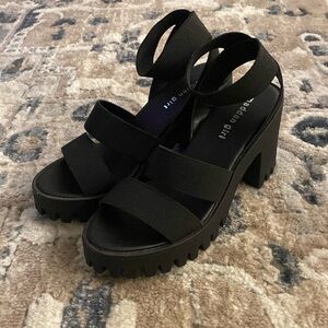 Madden Girl Steve Madden black platform sandal shoe